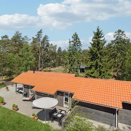 Casa de Férias Gorgeous In With Kitchen Neksø