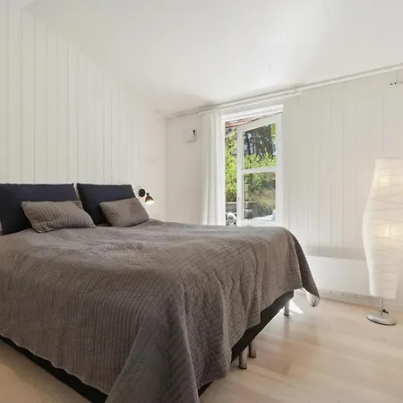 Casa de Férias Gorgeous In With Kitchen Neksø